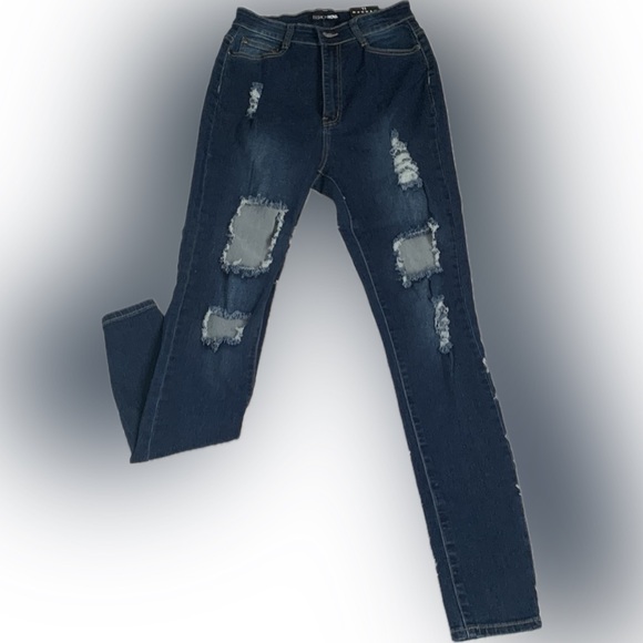 NWT Fashion Nova’s Needing Something Jeans - Dark Denim- Size 11/30 - Picture 1 of 13